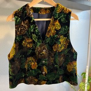 90's Vintage Floral Velvet Tapestry Vest  | Small/Medium